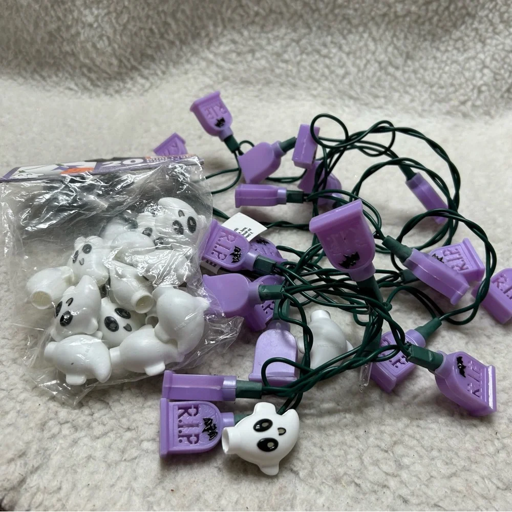 Vintage 2002 Halloween mini light covers 20 ghost & 20 tombs 1 string lite 5ft